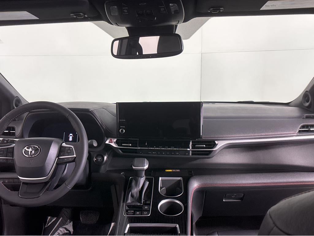 2025 Toyota Sienna XSE