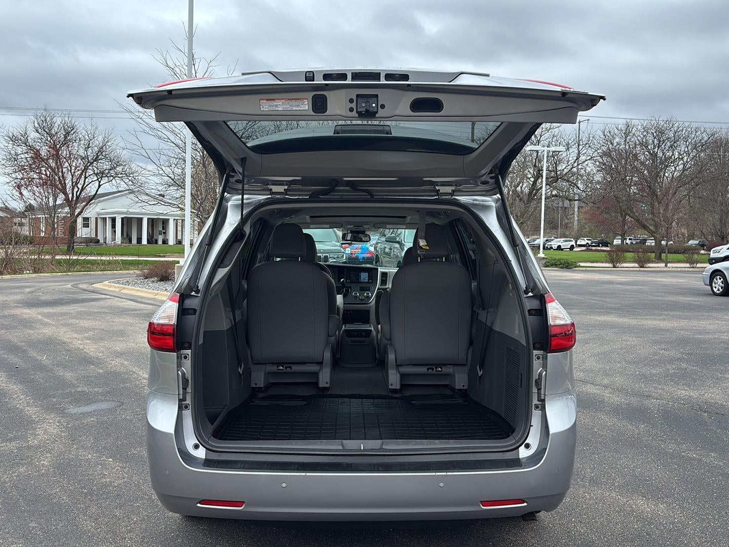 2018 Toyota Sienna XLE 7-Passenger