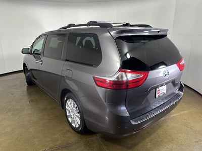 2017 Toyota Sienna XLE