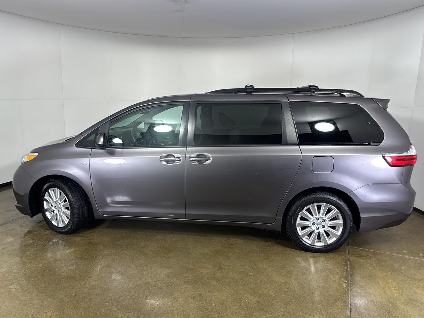 2017 Toyota Sienna XLE