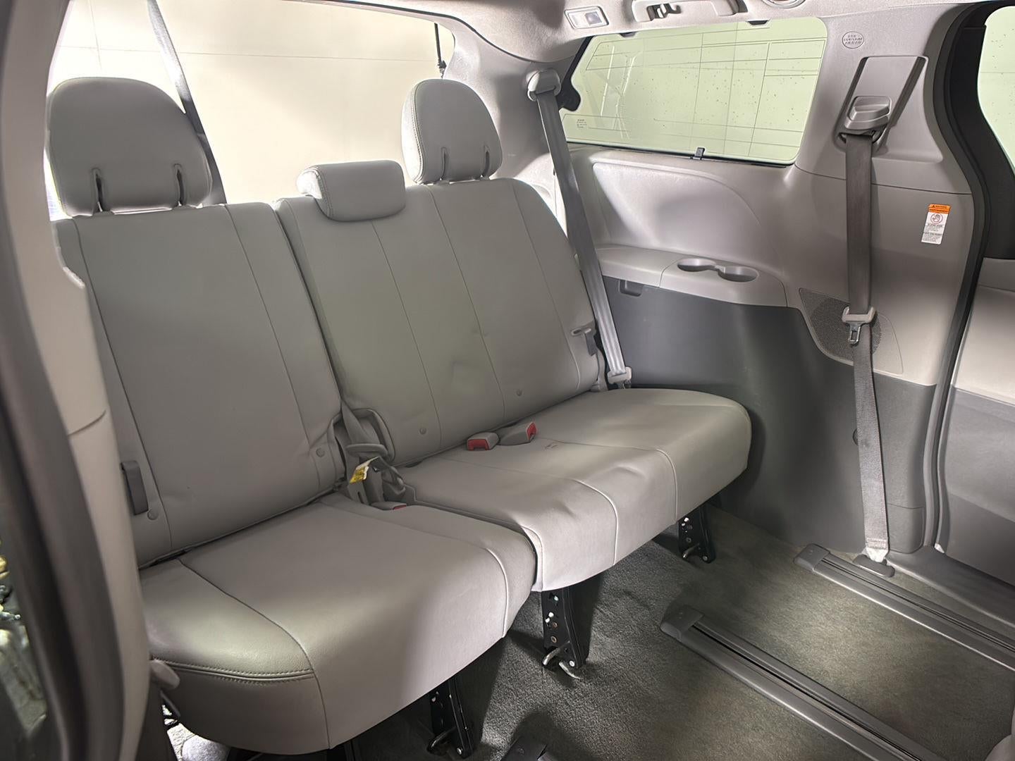 2017 Toyota Sienna XLE