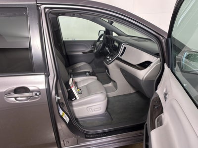 2017 Toyota Sienna XLE