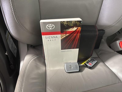 2017 Toyota Sienna XLE