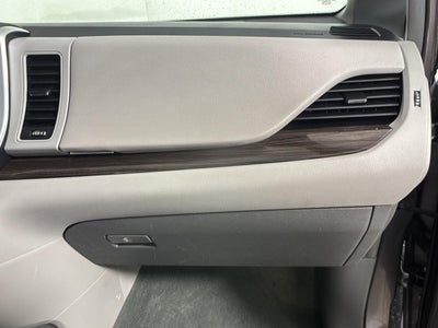 2017 Toyota Sienna XLE