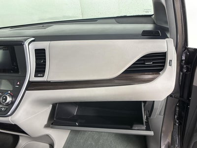 2017 Toyota Sienna XLE