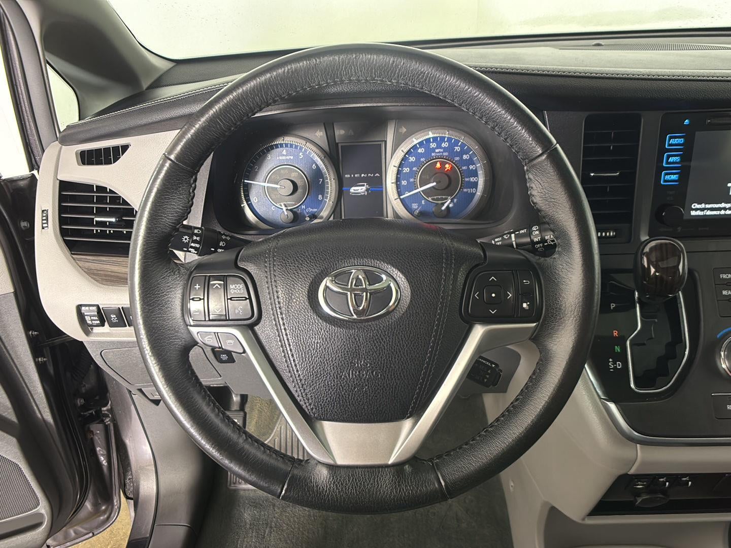 2017 Toyota Sienna XLE