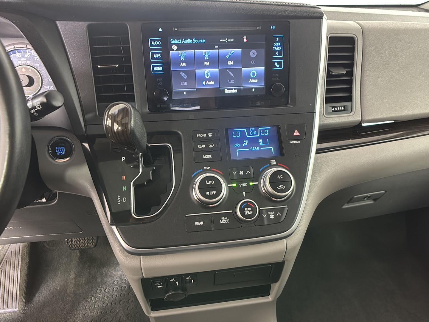 2017 Toyota Sienna XLE