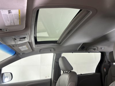 2017 Toyota Sienna XLE