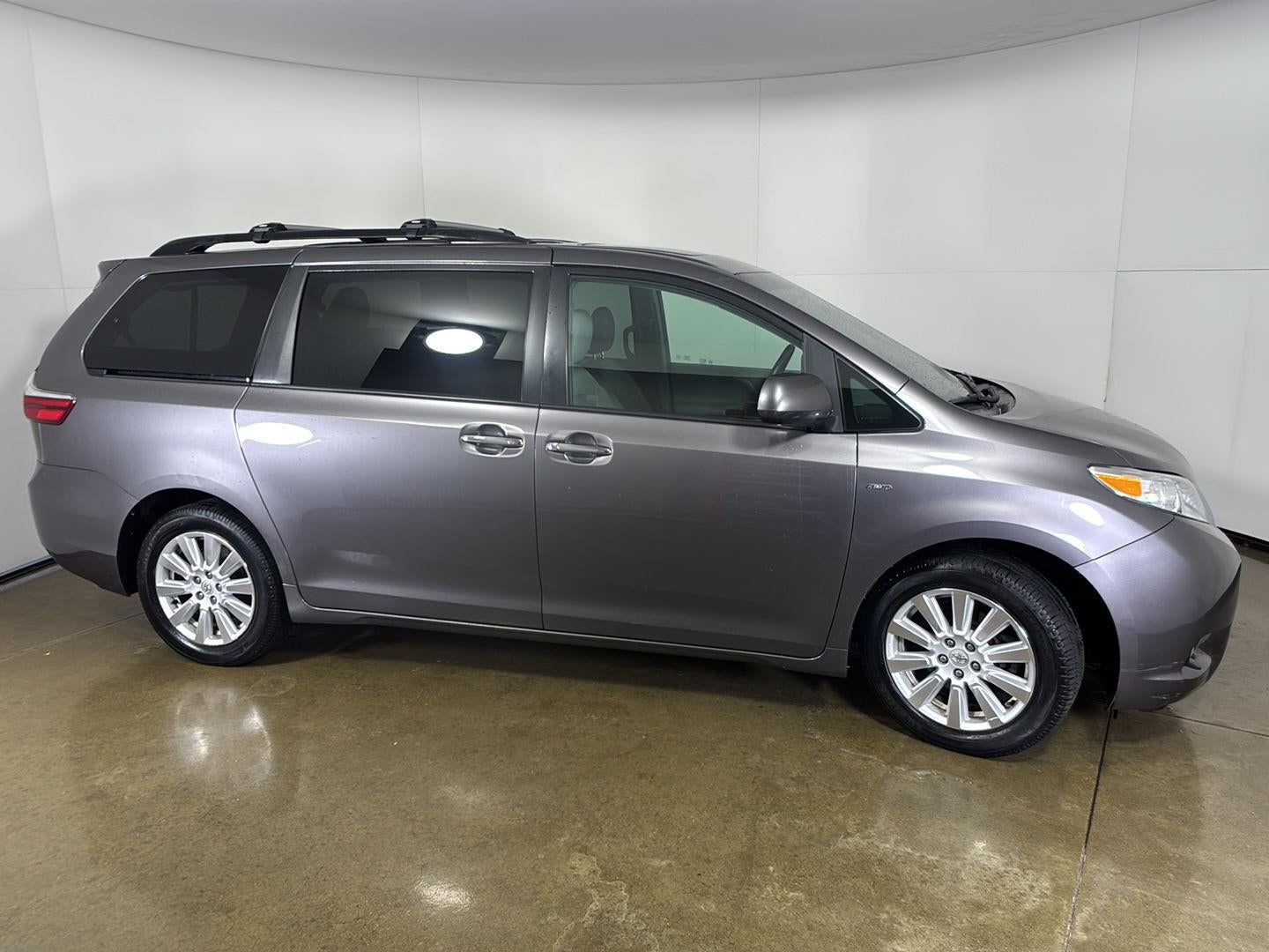 2017 Toyota Sienna XLE