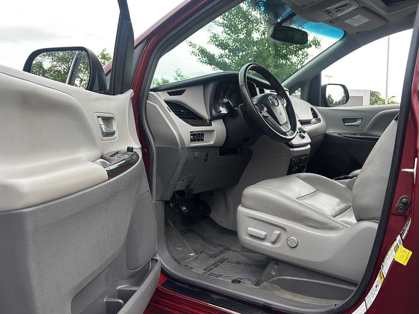 2017 Toyota Sienna XLE 7-Passenger