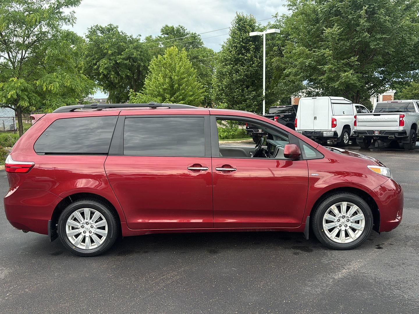 2017 Toyota Sienna XLE 7-Passenger