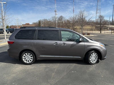 2017 Toyota Sienna Limited Premium 7-Passenger