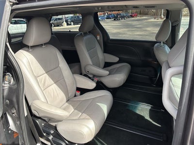 2017 Toyota Sienna Limited Premium 7-Passenger