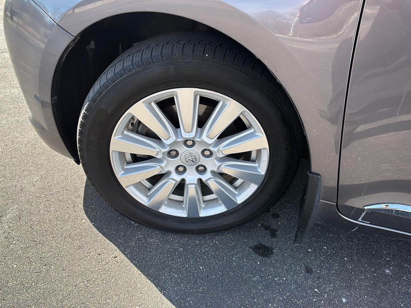 2017 Toyota Sienna Limited Premium 7-Passenger