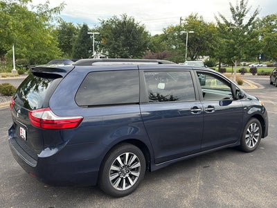 2018 Toyota Sienna XLE Premium 7-Passenger