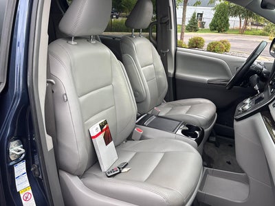 2018 Toyota Sienna XLE Premium 7-Passenger