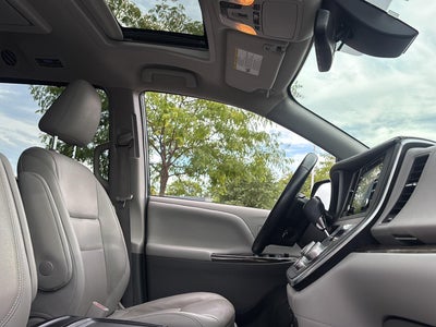 2018 Toyota Sienna XLE Premium 7-Passenger