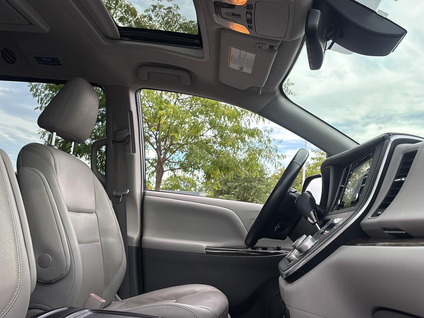 2018 Toyota Sienna XLE Premium 7-Passenger