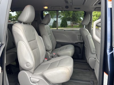 2018 Toyota Sienna XLE Premium 7-Passenger