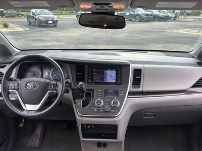 2018 Toyota Sienna XLE Premium 7-Passenger
