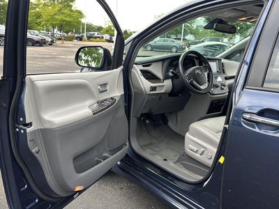 2018 Toyota Sienna XLE Premium 7-Passenger