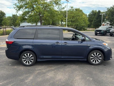 2018 Toyota Sienna XLE Premium 7-Passenger