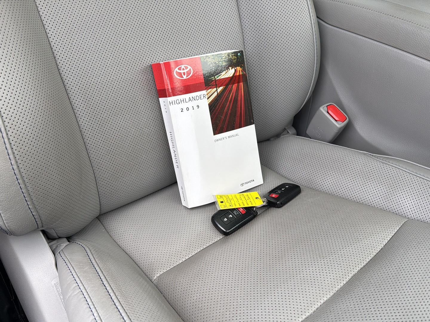 2019 Toyota Highlander Limited Platinum