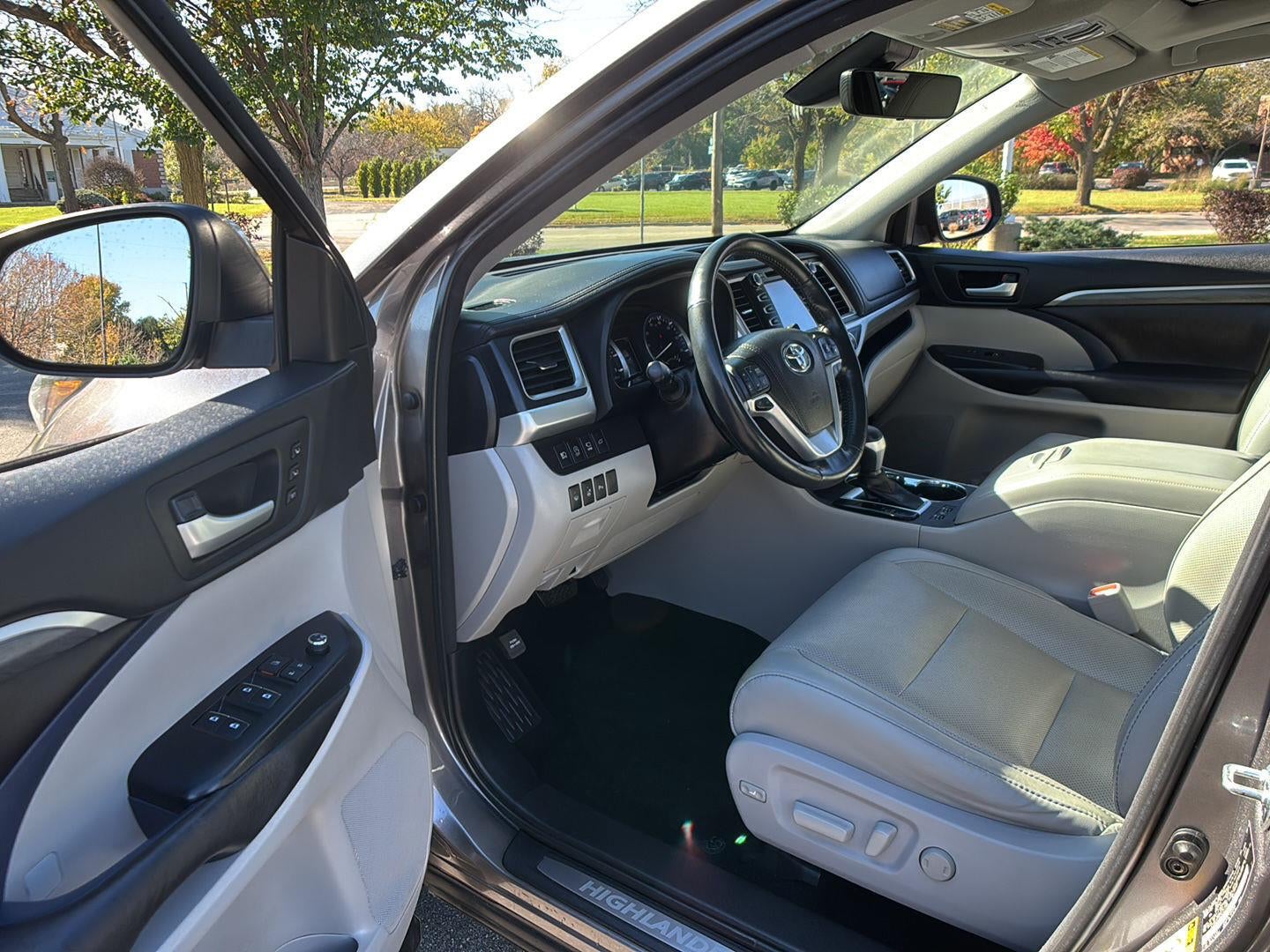 2017 Toyota Highlander Limited Platinum
