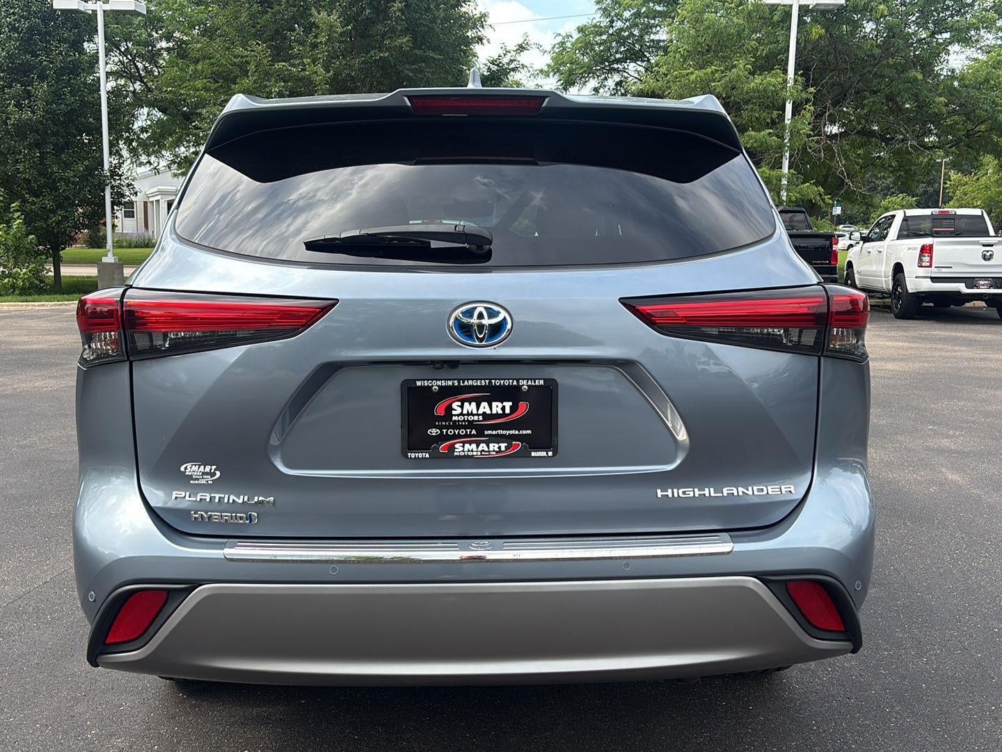 2023 Toyota Highlander Hybrid Platinum