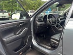 2023 Toyota Highlander Hybrid Platinum
