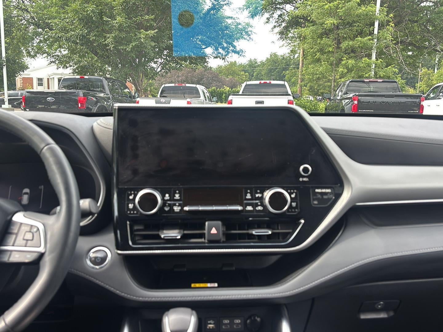 2023 Toyota Highlander Hybrid Platinum