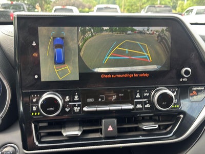 2023 Toyota Highlander Hybrid Platinum