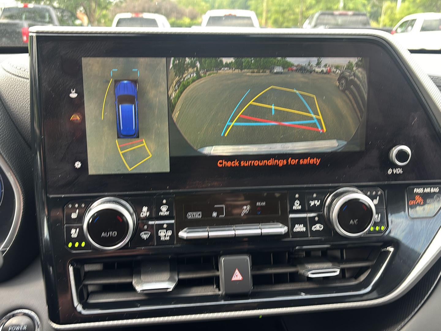 2023 Toyota Highlander Hybrid Platinum