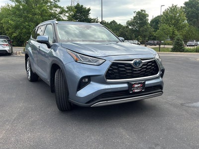 2023 Toyota Highlander Hybrid Platinum