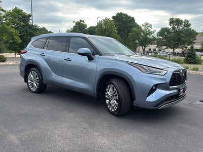 2023 Toyota Highlander Hybrid Platinum