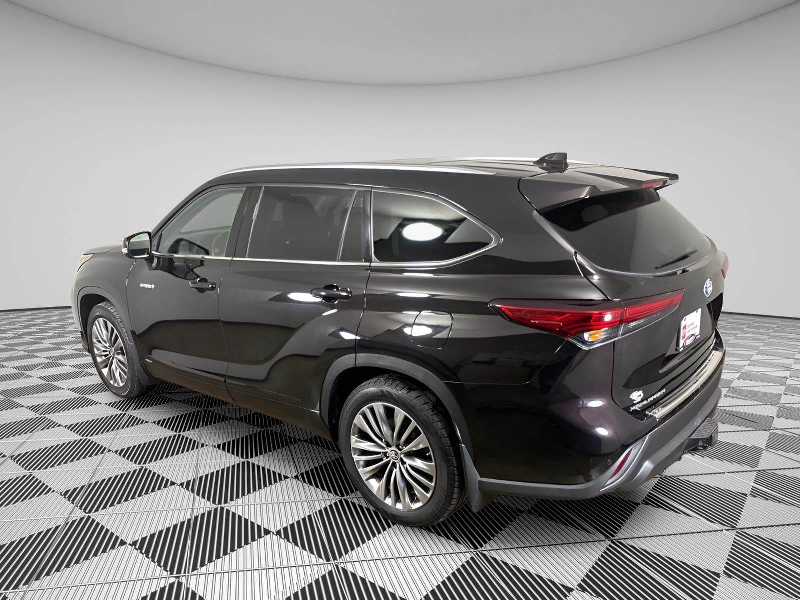 2020 Toyota Highlander Hybrid Platinum