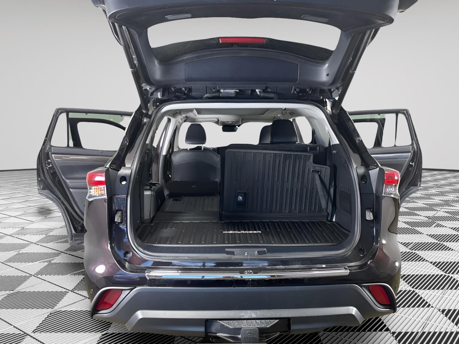 2020 Toyota Highlander Hybrid Platinum