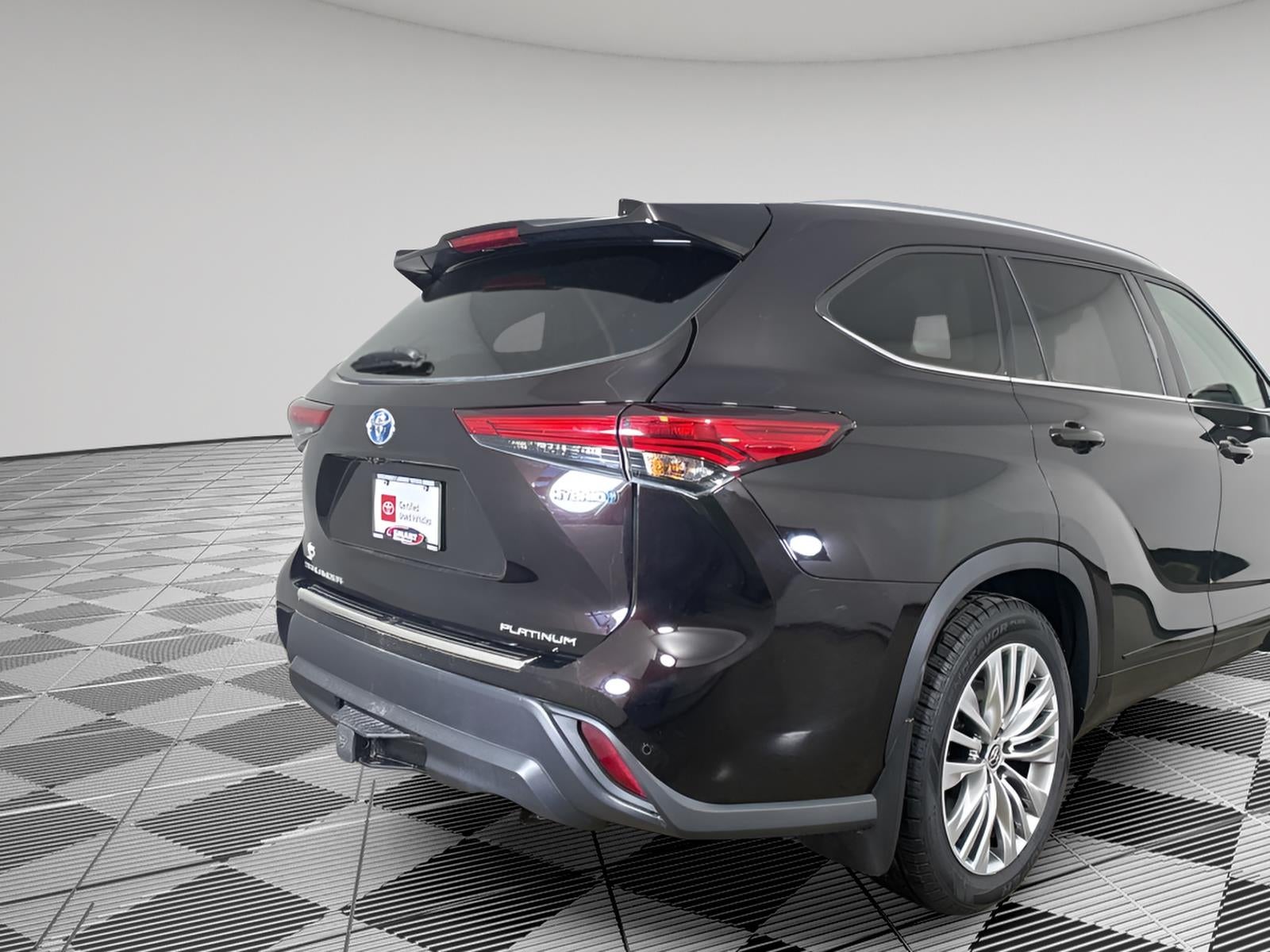 2020 Toyota Highlander Hybrid Platinum