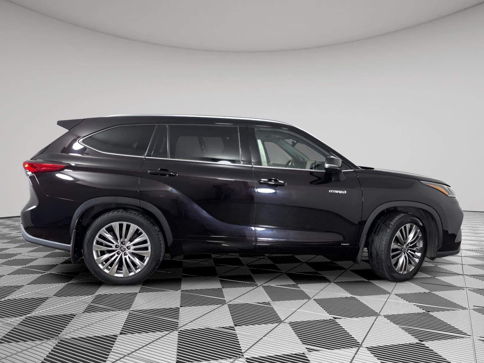 2020 Toyota Highlander Hybrid Platinum