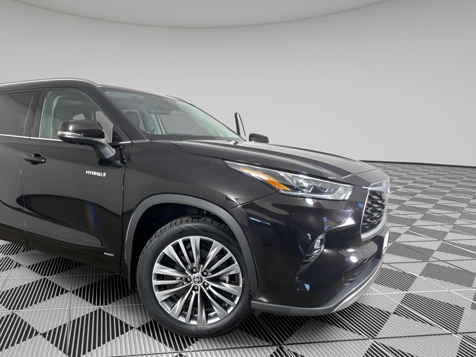 2020 Toyota Highlander Hybrid Platinum