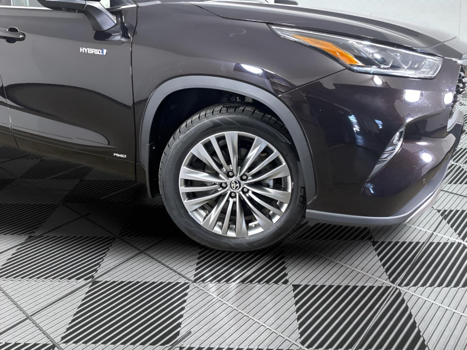 2020 Toyota Highlander Hybrid Platinum