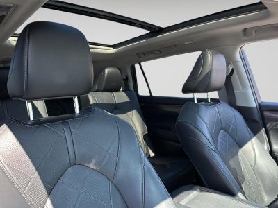 2021 Toyota Highlander Hybrid Platinum