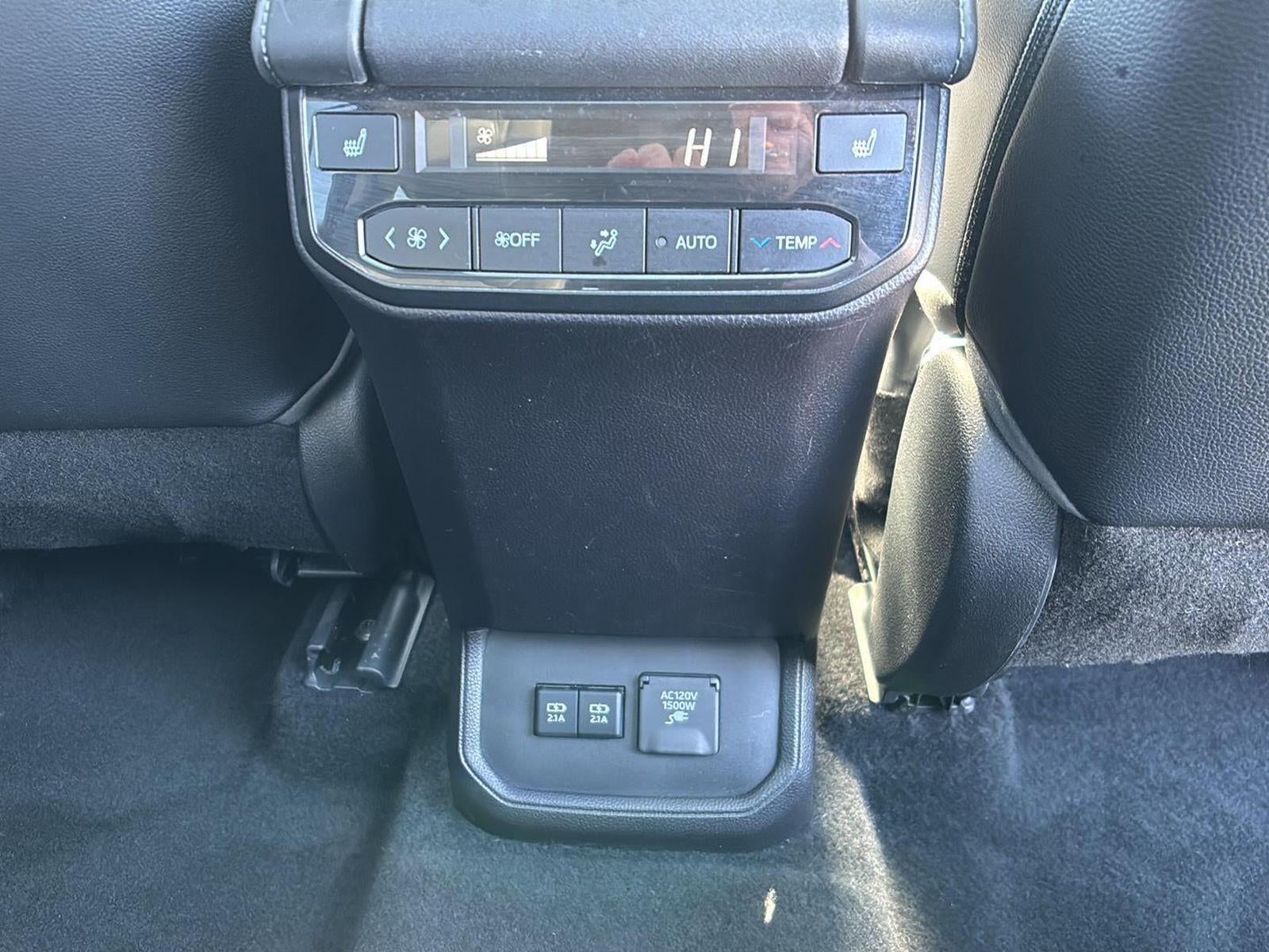 2021 Toyota Highlander Hybrid Platinum