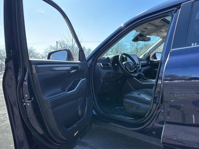 2021 Toyota Highlander Hybrid Platinum