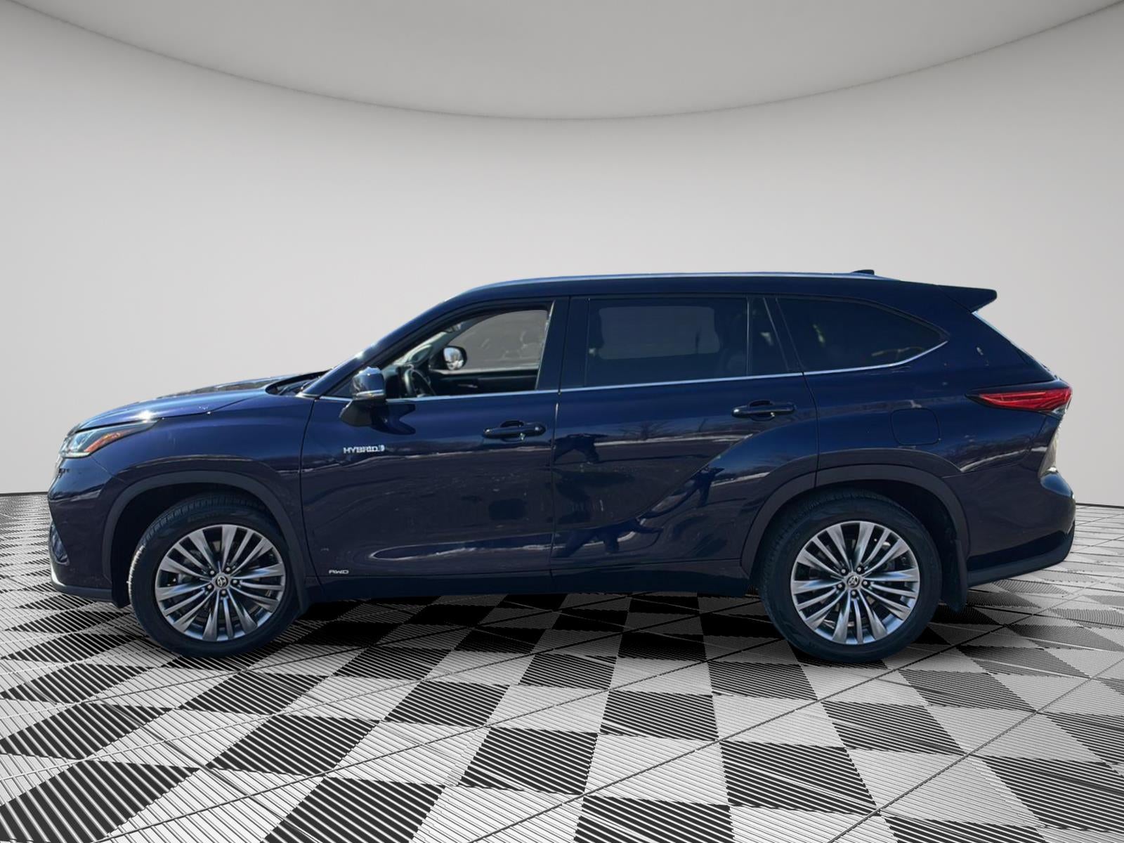 2021 Toyota Highlander Hybrid Platinum