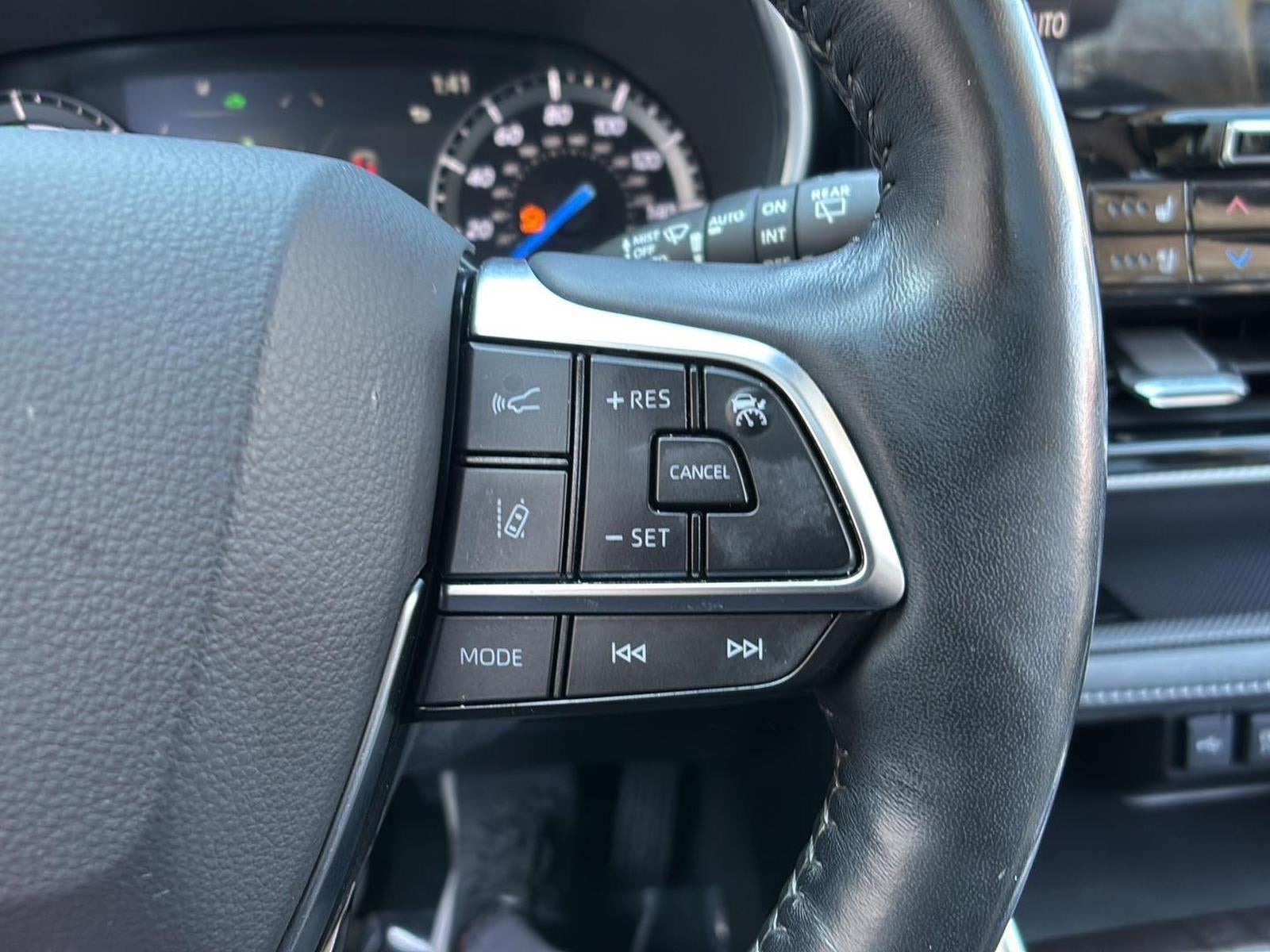 2021 Toyota Highlander Hybrid Platinum