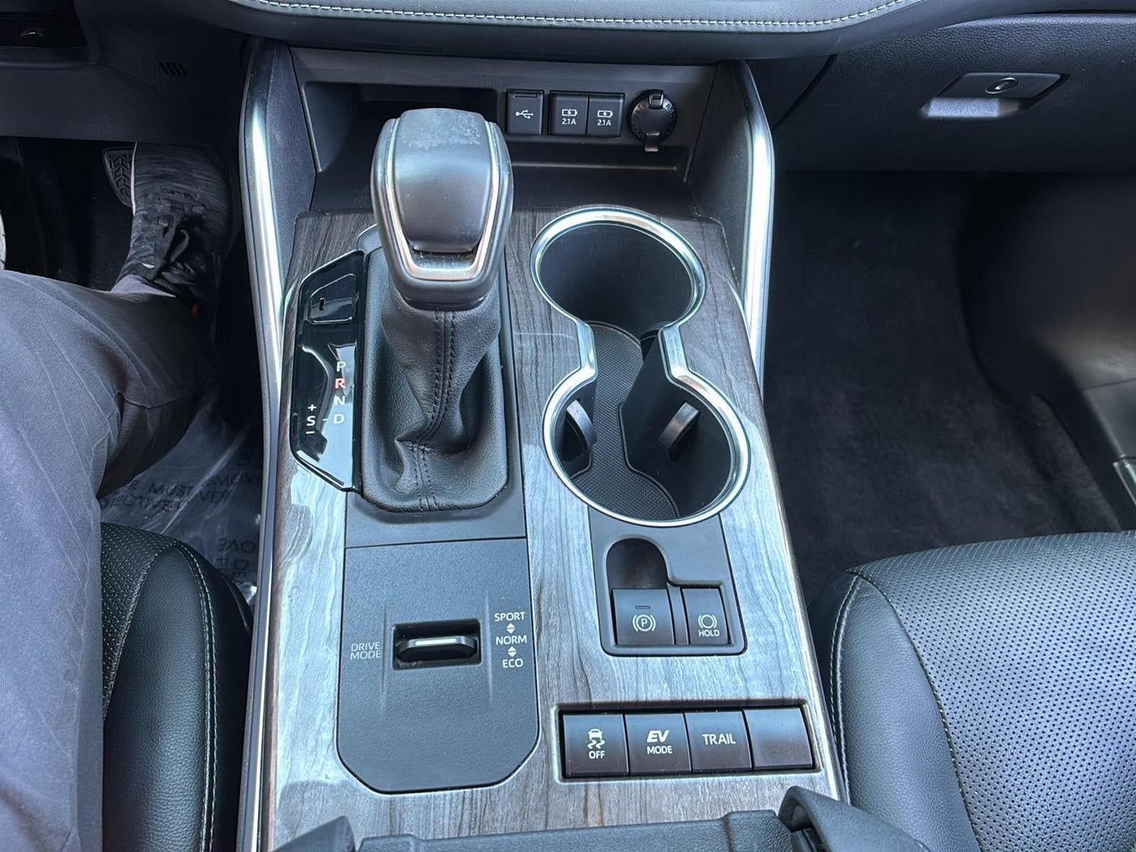 2021 Toyota Highlander Hybrid Platinum