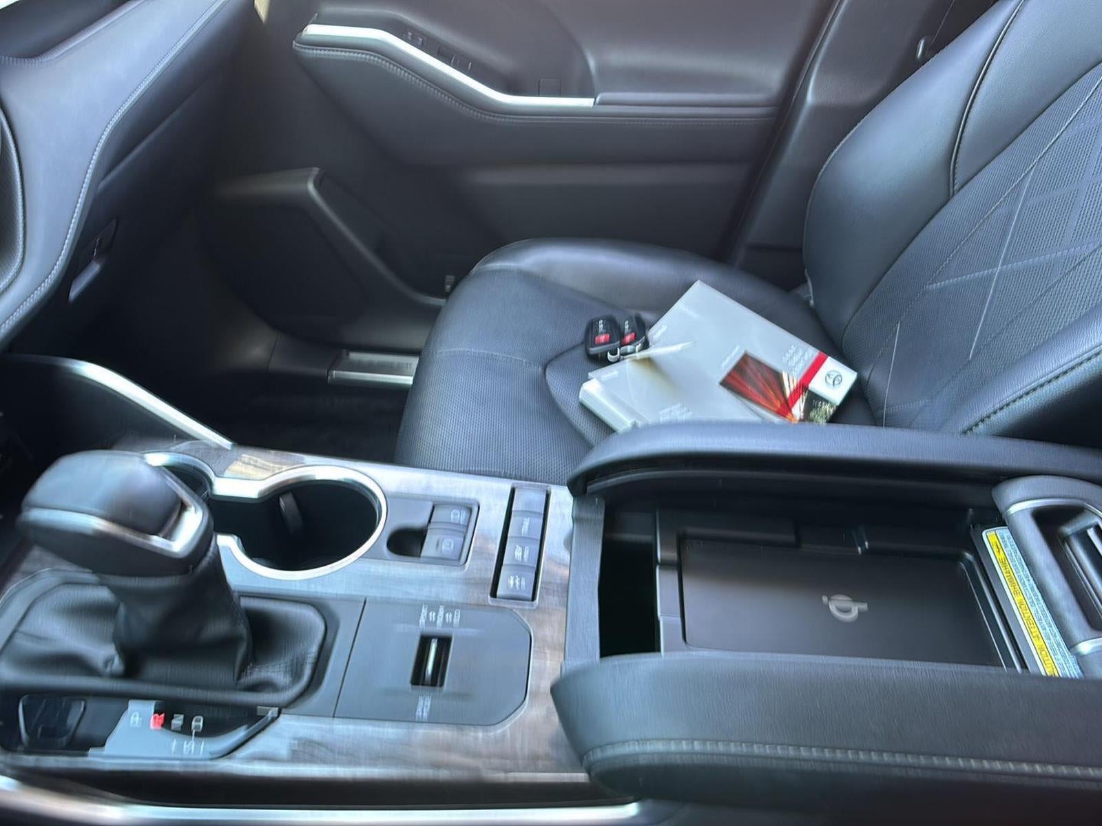 2021 Toyota Highlander Hybrid Platinum