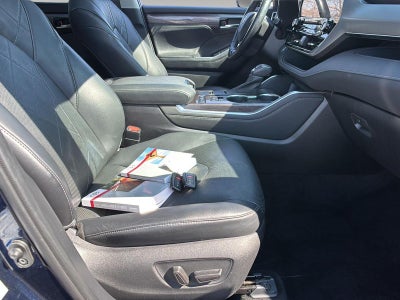 2021 Toyota Highlander Hybrid Platinum