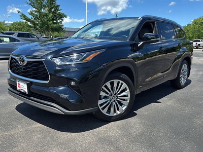 2026 Toyota Highlander Hybrid Platinum